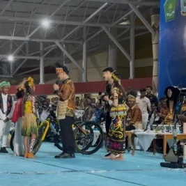 Gibran Bagikan Hadiah Alat Musik dan Sepeda di Pesparawi Manokwari