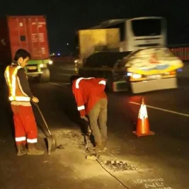 Jasa Marga Rekonstruksi Perkerasan Jalan Tol Jakarta Cikampek