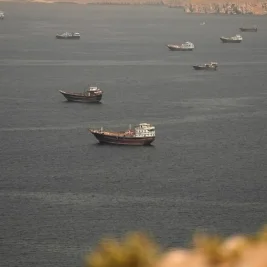 Iran Tutup Selat Hormuz Usai Serangan Israel ke Lebanon, AS Siaga