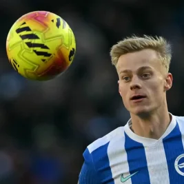 Tottenham Hotspur Resmi Rekrut Jan Paul van Hecke dari Brighton