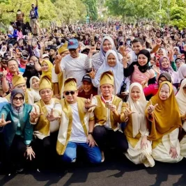 Pemko Pekanbaru Pecahkan Rekor MURI dengan Sajian Ketan Talam Durian Sepanjang Satu Kilometer