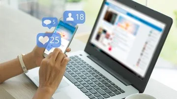 Operator Seluler Tunggu Aturan Turunan Wacana Medsos Wajib Pakai Nomor HP