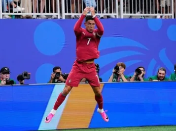 Cannavaro ke Ronaldo: Mainlah Beberapa Tahun Lagi, Jangan Pensiun