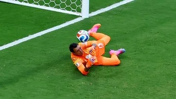 Fernando Muslera Tuai Kritik Usai Blunder Fatal di Piala Dunia 2026