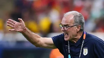 Bek Uruguay Pasang Badan untuk Bielsa yang Dijatuhkan