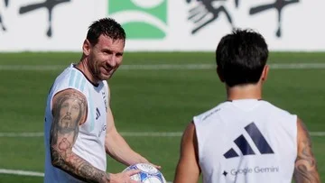 Messi 'Bergelantungan' Bareng Spider-Man di Iklan Promosi Film Terbaru