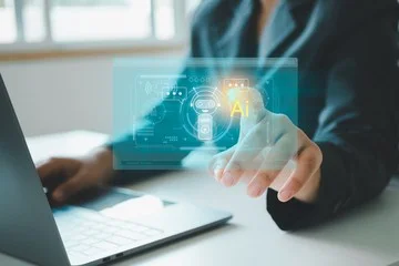 Perusahaan Menyesal Pecat Karyawan Demi AI, Rekrut Kembali Manusia