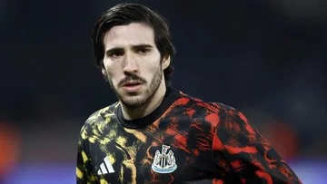 Sandro Tonali Buka Suara soal Rumor Pindah ke Tottenham