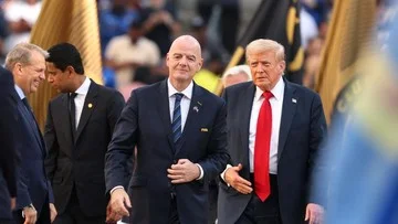 FIFA Tangguhkan Kartu Merah Balogun, Blatter Kritik Campur Tangan Politik