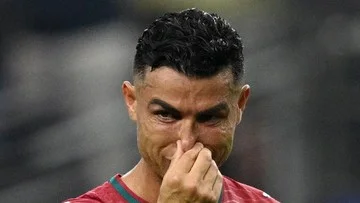 Zlatan Ibrahimovic Sindir Ronaldo Menangis, Unggah Foto Bahagia