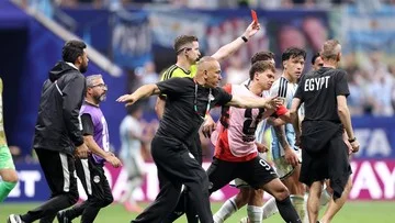 Drama Argentina vs Mesir: Messi Gagal Penalti, Gol Dianulir, hingga Kartu Merah