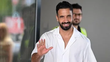 Ruben Amorim Diperkenalkan sebagai Pelatih AC Milan, Akui Banyak Kesalahan di MU