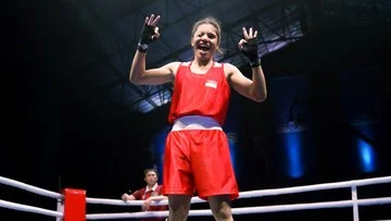 Anggie Intania Bidik Final Asian Boxing U-19 Usai Kalahkan Petinju Filipina