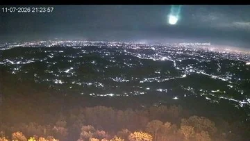 BRIN Pastikan Benda Bercahaya di Langit Jawa adalah Meteor Besar