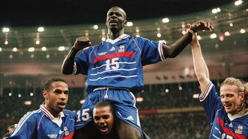 Gol Langka Lilian Thuram Bawa Prancis ke Final Piala Dunia 1998