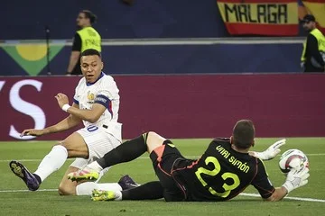 Unai Simon Ingin Hindari Adu Penalti Saat Spanyol Hadapi Prancis