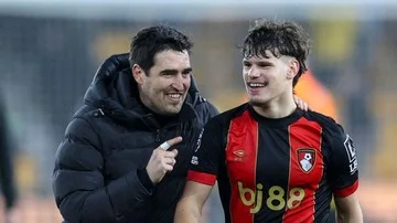 Kerkez Sambut Gembira Kembali Dilatih Iraola di Liverpool