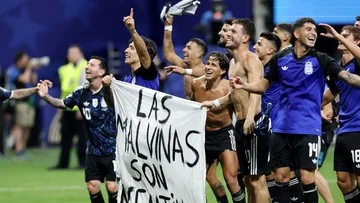 Pemain Argentina Angkat Spanduk 'Malvinas Milik Kami' Usai Kalahkan Inggris