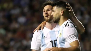 Sergio Aguero Sebut Messi Bagaikan Bintang Porno di Lapangan