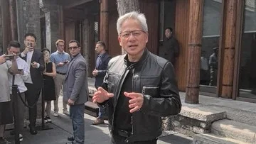 Jaket Bekas CEO Nvidia Jensen Huang Terjual Rp 17,2 Miliar di Lelang