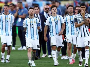 Ejekan Pedas untuk Argentina: Sentuhan Tom Cruise di Kotak Penalti Sama Banyak