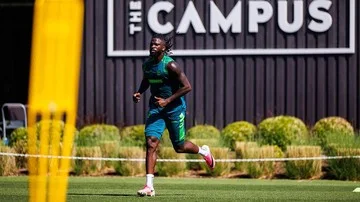 Striker Wolves Tolu Arokodare Tolak Dijual, Latihan Tim Dibatalkan