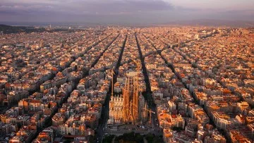 Tata Kota Kotak-kotak Barcelona: Sejarah di Balik Pola Unik
