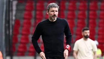 Courtois Sambut Van Bommel sebagai Pelatih Baru Belgia