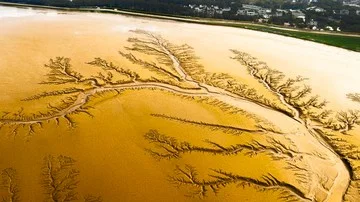 Titan: Bulan Mirip Bumi dengan Sungai Metana, Bukan Air