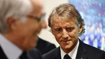 Roberto Mancini Minta Maaf ke Fans Italia, Siap Bangkitkan Timnas