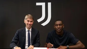 Sah! Randal Kolo Muani Gabung Juventus dengan Kontrak Lima Tahun