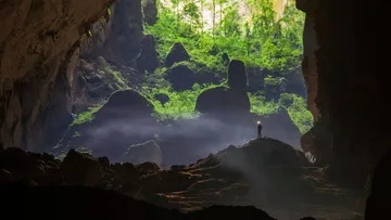 Gua Raksasa Son Doong: Punya Hutan, Sungai, dan Cuaca Sendiri