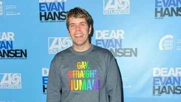 Perez Hilton Dirawat di RS Usai Live TikTok yang Bikin Geger
