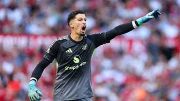MU Pinjamkan Altay Bayindir ke Celta Vigo