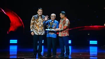 Mbah Guru Matematika, Kreator TikTok 79 Tahun Berbagi Ilmu Gratis