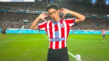 Member K-Pop Choi San Bikin Salfok di Laga Man City vs Atletico Madrid