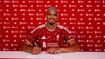 Liverpool Pinjam Bek Barcelona Ronald Araujo untuk Musim 2026-2027