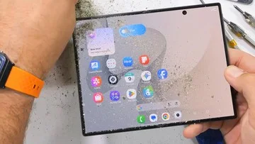 Galaxy Z Fold 8 Tahan Pasir dan Tekukan, Hasil Uji Ketahanan Mengejutkan