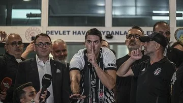 Dusan Vlahovic Resmi Gabung Besiktas Lewat Status Bebas Transfer