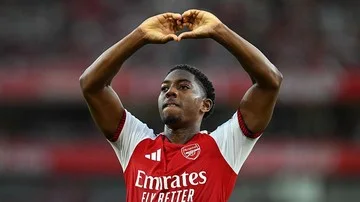 Arteta Tanggapi Santai Ketertarikan Chelsea dan MU pada Lewis-Skelly