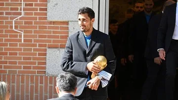 Maresca Komentari Masa Depan Rodri di Manchester City Sambil Menanti Bursa