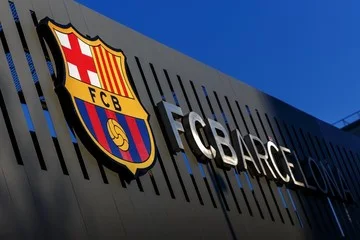 Krisis Penyerang Murni, Hansi Flick Putar Otak di Barcelona