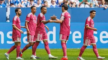 Gol Mbappe dan Huijsen Bawa Real Madrid Hancurkan Schalke 04