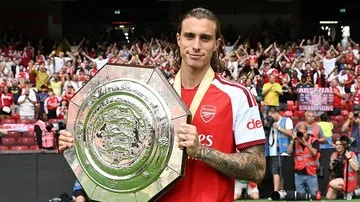 Gol 24 Detik Calafiori Antar Arsenal Juara Community Shield 2026