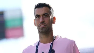 Mantan Bintang Barcelona Sergio Busquets Jadi Pelatih Junior