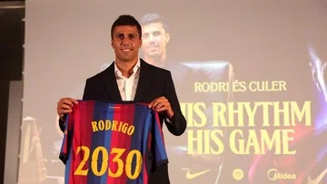 Rodri Resmi Gabung Barcelona Lewat Transfer Besar dari Manchester City