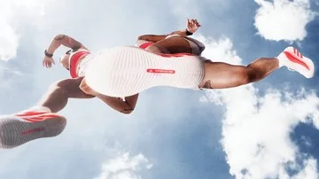 Adidas Hyperboost Edge Hadirkan Sepatu Lari Ringan Tanpa Pelat