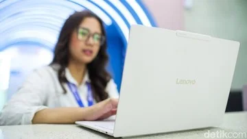 Lenovo Yoga Slim 7i Ultra Aura Edition Tawarkan Bobot 975 Gram