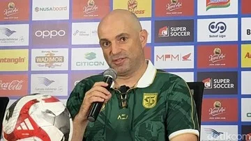 Pandangan pelatih Persebaya kuota pemain asing tak harus genap