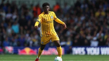 Gelandang Brighton Carlos Baleba Segera Jalani Tes Medis di MU